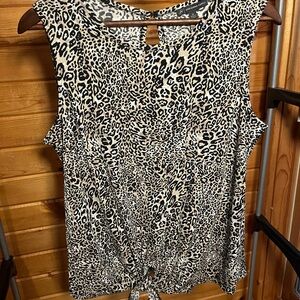 ADRIANNA PAPELL Leopard Print Sleeveless Top with knot